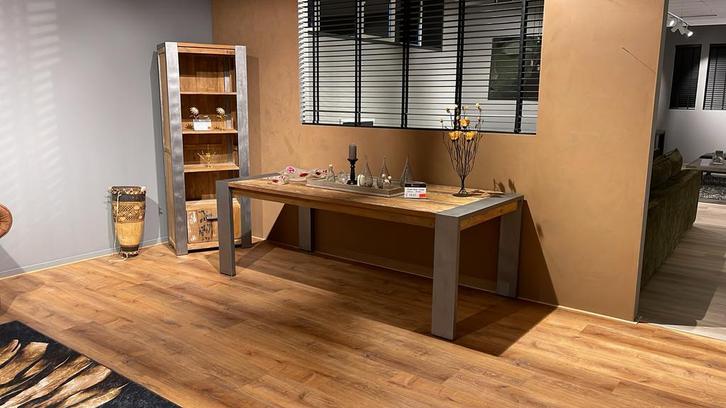 Mooie Eettafel - Stijlvol en Robuust!, Huis en Inrichting, Tafels | Eettafels, Nieuw, 100 tot 150 cm, 200 cm of meer, Vijf personen of meer