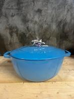 Staub cast iron cocotte marmite iceblue 26 cm met konijnknop, Huis en Inrichting, Keuken | Potten en Pannen, Kookpan of Snelkookpan