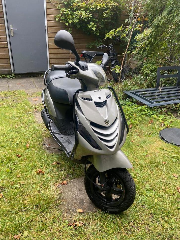 Piaggio zip 125 cc a1 (motorscooter), Fietsen en Brommers, Scooters | Piaggio, Zo goed als nieuw, Zip, Maximaal 45 km/u, Benzine