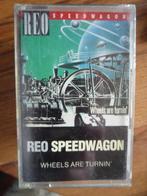 Reo Speedwagon-wheels are turnin cassette, Rock en Metal, Ophalen of Verzenden, Zo goed als nieuw, 1 bandje