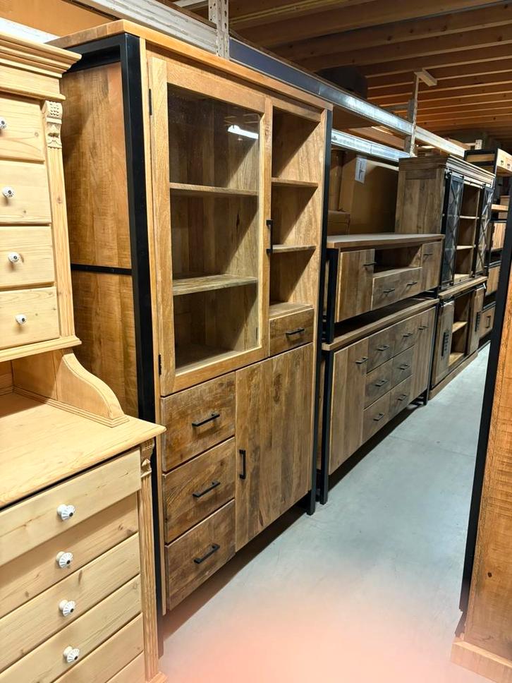 Vitrinekasten mangohout gelijk leverbaar wand meubelen mango, Huis en Inrichting, Kasten | Vitrinekasten, Nieuw, Ophalen of Verzenden