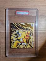 pokémon pikachu gold art 1 shikishi psa 8 jumbo grading, Ophalen of Verzenden, Zo goed als nieuw