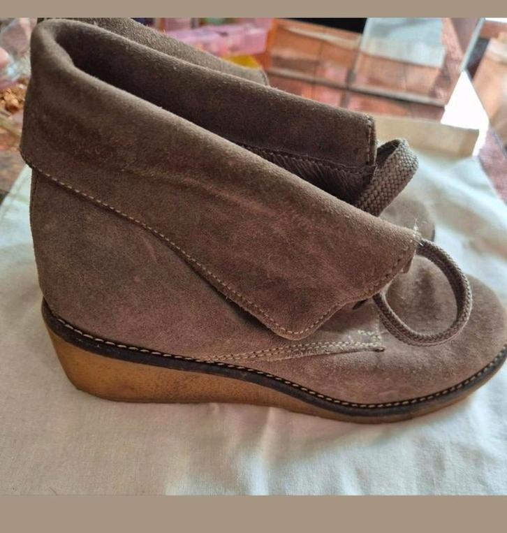 Lederen boots maat 31 zara! Meer makeup-tassen-kleding enz, Kinderen en Baby's, Kinderkleding | Schoenen en Sokken, Gebruikt, Overige typen