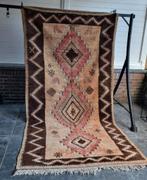 Vintage berber vloerkleed, marokkaans tapijt 285x140 cm, Huis en Inrichting, Stoffering | Tapijten en Kleden, Ophalen of Verzenden
