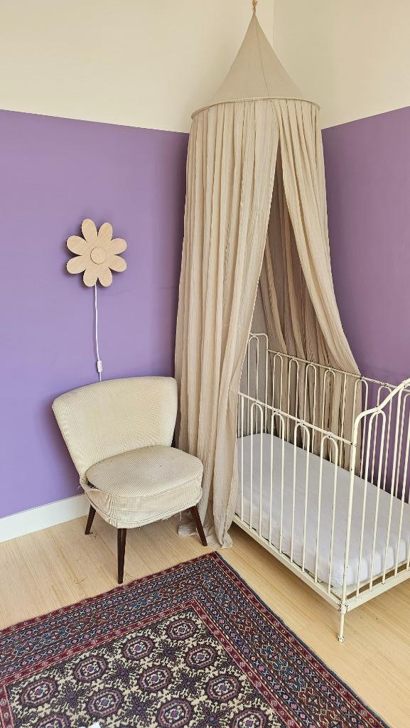 Gietijzeren antiek babybedje, Kinderen en Baby's, Kinderkamer | Bedden, Gebruikt, 180 cm of meer, Minder dan 70 cm, Lattenbodem