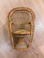 Schattig retro Rotan Poppenstoeltje - 40 cm, Huis en Inrichting, Stoelen, Gebruikt, Bruin, Riet of Rotan, Ophalen of Verzenden