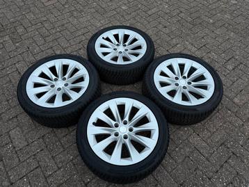Originele Tesla Model S 19 inch velgen Winterbanden TPMS beschikbaar voor biedingen