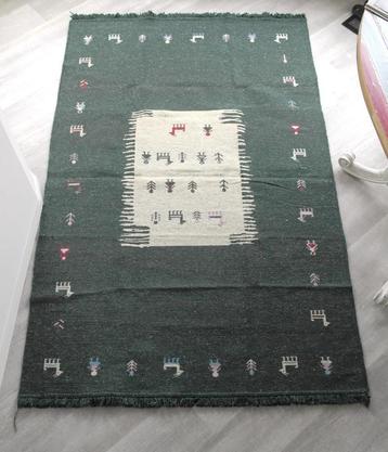 Wand- of vloerkleed beschikbaar voor biedingen