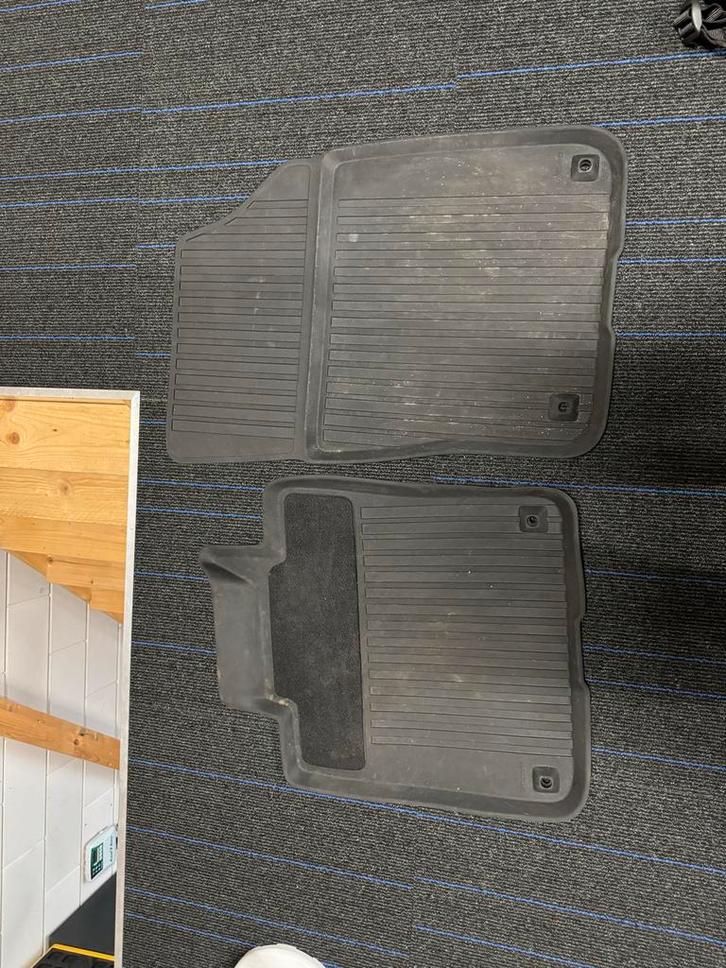 Volvo V90 Originele Rubberen Mattenset, Auto diversen, Automatten, Gebruikt, Ophalen of Verzenden