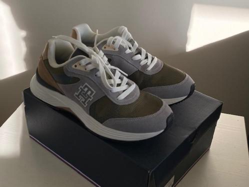 Nieuwe schoenen van Tommy Hilfiger groen/beige/grijs maat 41, Kleding | Heren, Schoenen, Nieuw, Sneakers of Gympen, Overige kleuren