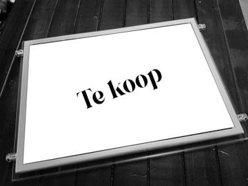 LED display raampresentatie - makelaarsborden - lichtbakken beschikbaar voor biedingen