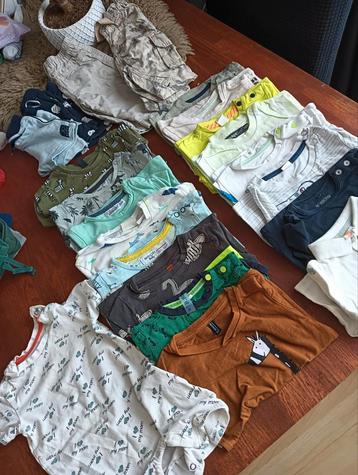 Groot pakket jongens babykleding  beschikbaar voor biedingen