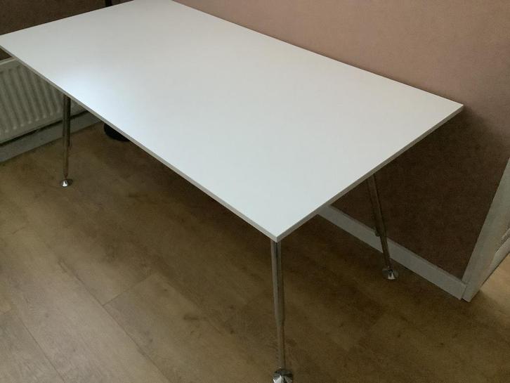 Design bureau by Paolo Rizzato, Huis en Inrichting, Bureaus, Zo goed als nieuw, In hoogte verstelbaar, Ophalen