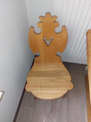 Gratis Grenen Eettafel + 4 Stoelen beschikbaar voor biedingen