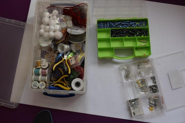 Complete Hobbyset Sieraden Maken - kralen, draad, slotjes, Hobby en Vrije tijd, Kralen en Sieraden maken, Zo goed als nieuw, Overige typen