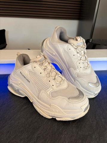 Balenciaga Triple S White/Creme Maat 43 beschikbaar voor biedingen