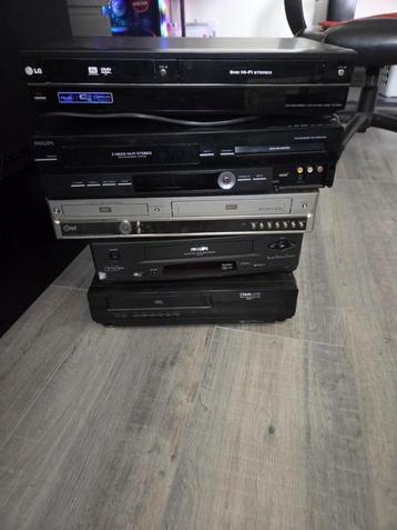 Stapel video recorders en video en dvd branders beschikbaar voor biedingen