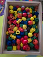 Jouéco rijgkralen 178 stuks + 15 koordjes, Ophalen of Verzenden, Zo goed als nieuw