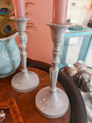 Beide kandelaars vintage look beschikbaar voor biedingen