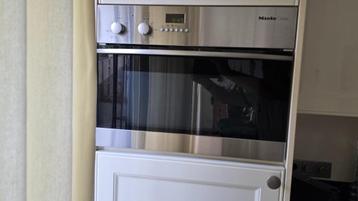 Miele inbouw oven. beschikbaar voor biedingen