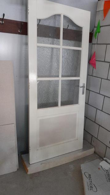 Binnendeur met glas deur beschikbaar voor biedingen