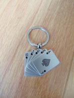 Zware degelijke metalen sleutelhanger met speelkaarten, Hobby en Vrije tijd, Gezelschapsspellen | Kaartspellen, Ophalen of Verzenden