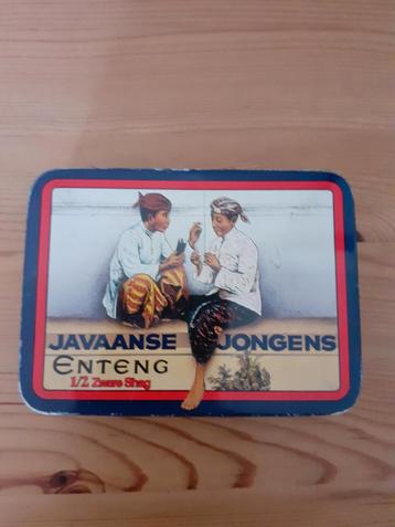 Javaanse Jongens * blikje voor shag beschikbaar voor biedingen