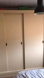 Ruime kledingkast met schuifdeuren, Huis en Inrichting, Kasten | Kledingkasten, Ophalen, Gebruikt, 200 cm of meer, 50 tot 75 cm