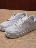 Witte Sneakers/ Sportschoenen. Maat 43., Kleding | Heren, Schoenen, Nieuw, Ophalen of Verzenden, Wit, Sportschoenen