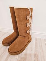 UGG Bailey Button Triplet + Beschermer, Reiniger & Condition, Kleding | Dames, Schoenen, Overige typen, Ophalen of Verzenden, Bruin