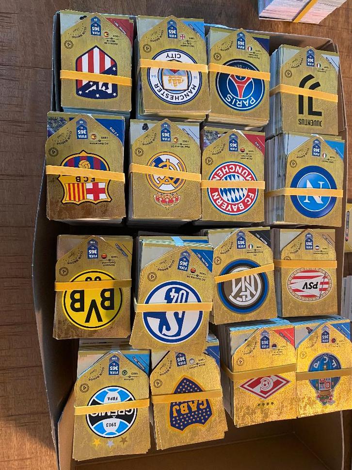 panini 2019 Adrenalyn, Verzamelen, Sportartikelen en Voetbal, Zo goed als nieuw, Poster, Plaatje of Sticker, Buitenlandse clubs