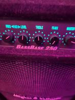 Hughes & Ketner Bassbase 250 Basversterker, Muziek en Instrumenten, Versterkers | Bas en Gitaar, Ophalen of Verzenden, Gebruikt