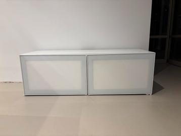 Ikea besta kast met verlichting (dimmer) beschikbaar voor biedingen