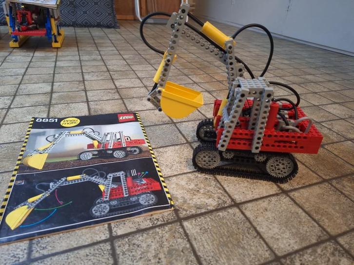 Lego Technic 8851 Pneumatic Excavator 1984 – met boekje, Kinderen en Baby's, Speelgoed | Duplo en Lego, Zo goed als nieuw, Lego