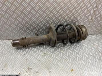 Veerpoot rechtsvoor BMW X3 E83 rechtsvoor div aanwezig beschikbaar voor biedingen