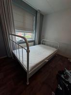 Mooi bed inclusief matras, Ophalen, Gebruikt, Wit, Twijfelaar