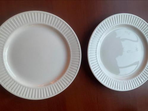 2 IMPOTT dinerborden met brede ribbel in rand / roomwit, Huis en Inrichting, Keuken | Servies, Zo goed als nieuw, Ophalen of Verzenden