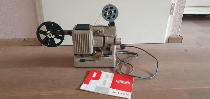 Eumig P8 Mark S Projector 1961-1964, Verzamelen, Fotografica en Filmapparatuur, Projector, 1960 tot 1980, Ophalen of Verzenden
