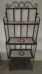 Ijzeren en stenen kast, Ophalen, Zo goed als nieuw