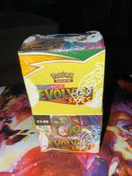 Evolving skies half booster box, Hobby en Vrije tijd, Verzamelkaartspellen | Pokémon, Ophalen of Verzenden, Zo goed als nieuw