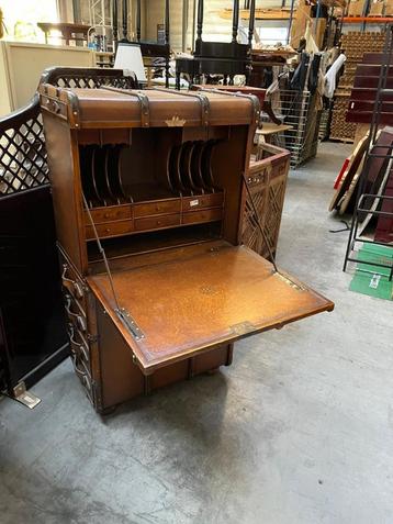 Antique vintage, trunk desk,solid wood&leather,collector’s  beschikbaar voor biedingen