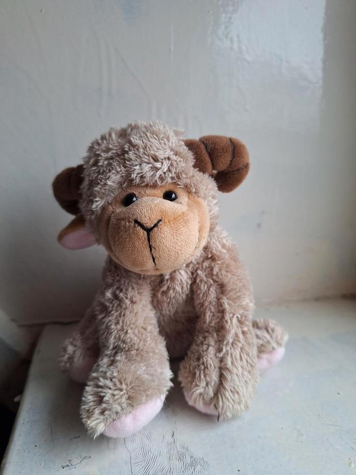 Happy Horse Ram / Schaap knuffel 2006 - Beige / Bruin, Kinderen en Baby's, Speelgoed | Knuffels en Pluche, Zo goed als nieuw, Overige typen