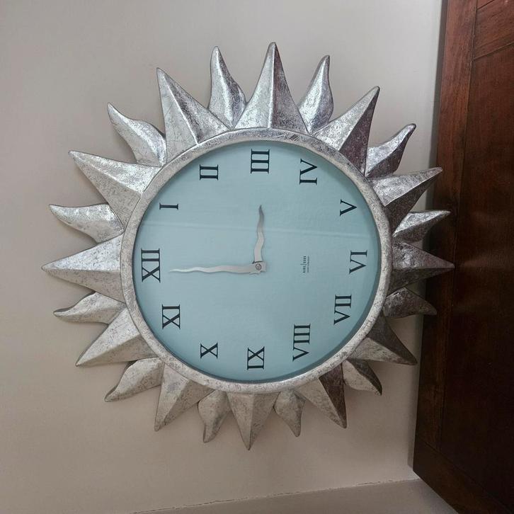 Karlsson Art Design Zonneklok, zilver, Huis en Inrichting, Woonaccessoires | Klokken, Zo goed als nieuw, Wandklok, Ophalen