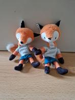 2 knuffels boek vos helpt een verrassing vingerpoppetjes bos, Ophalen of Verzenden, Zo goed als nieuw