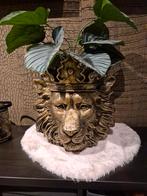 Leeuwen Bloempot met Kroon, Ophalen, Kunststof, Overige kleuren, Zo goed als nieuw