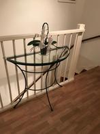 Sidetable met glazen blad en metalen frame, Ophalen, Minder dan 50 cm, Minder dan 25 cm, Overige vormen