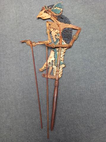 Oude vintage vooroorlogse Wajangpop uit Indonesië. beschikbaar voor biedingen