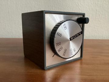 vintage SONY cube radio beschikbaar voor biedingen