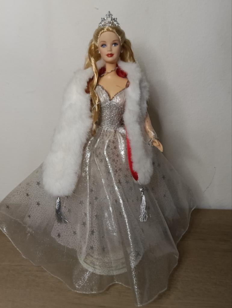 Barbie Special Edition Winter - met standaard, 333 Continental Boulevard El Segundo, CA 90245 USA, Barbie, Service.mattel.com