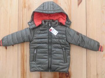 Nieuwe groene herfst-/winterjas Oiboi maat 92 beschikbaar voor biedingen